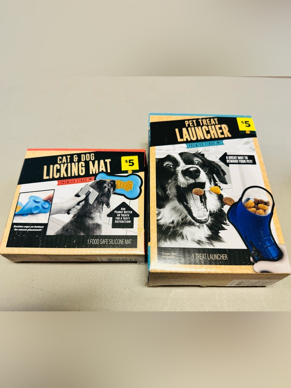 Set of 2 Pet Gifts! Blue Pet Treat Launcher and Licking Mat, New in Box 🐈 / 🐕